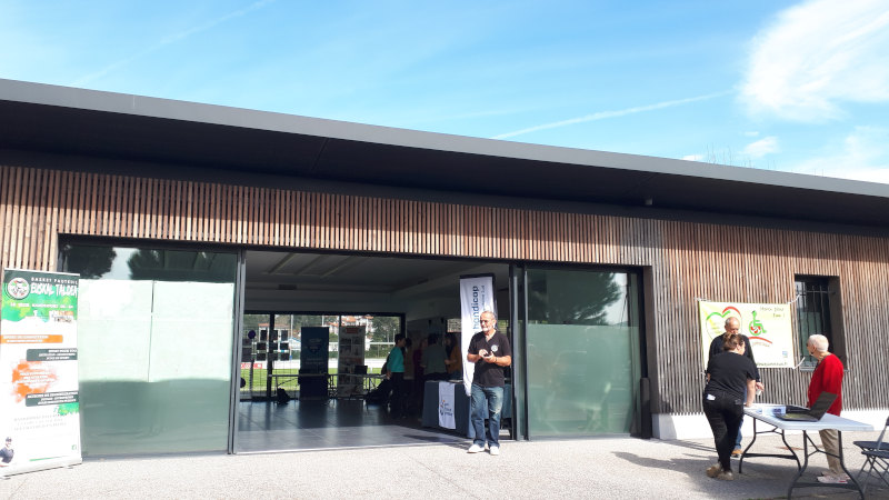 entrée du forum du handicap 2023 au club house Ondarraitz